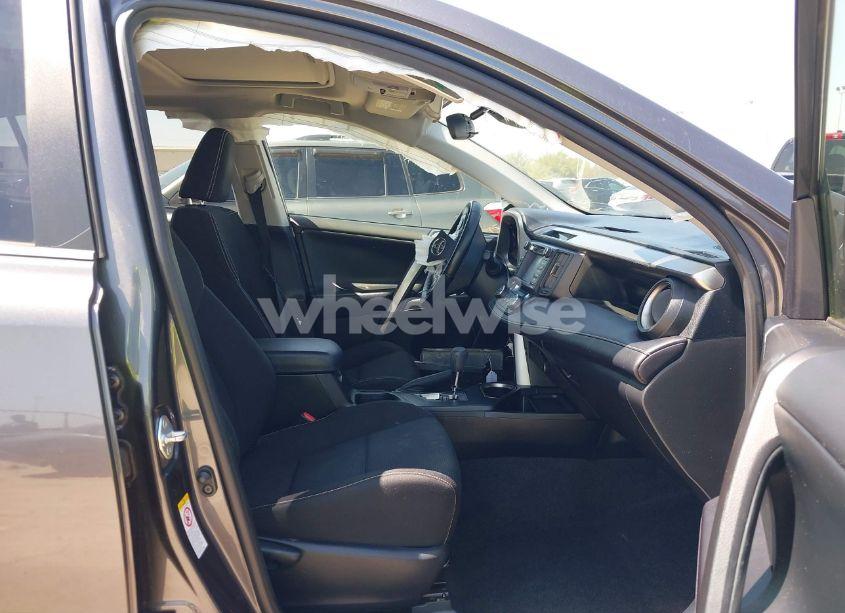 Photo 5 of 2017 Toyota Rav4 XLE (VIN JTMWFREV7HJ144443)