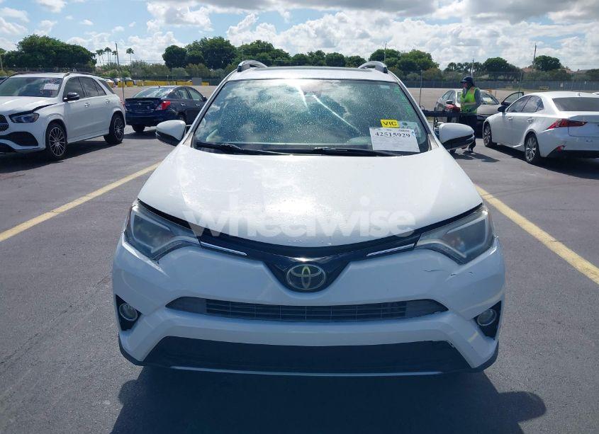 Photo 13 of 2018 Toyota Rav4 XLE (VIN JTMWFREV7JD113293)