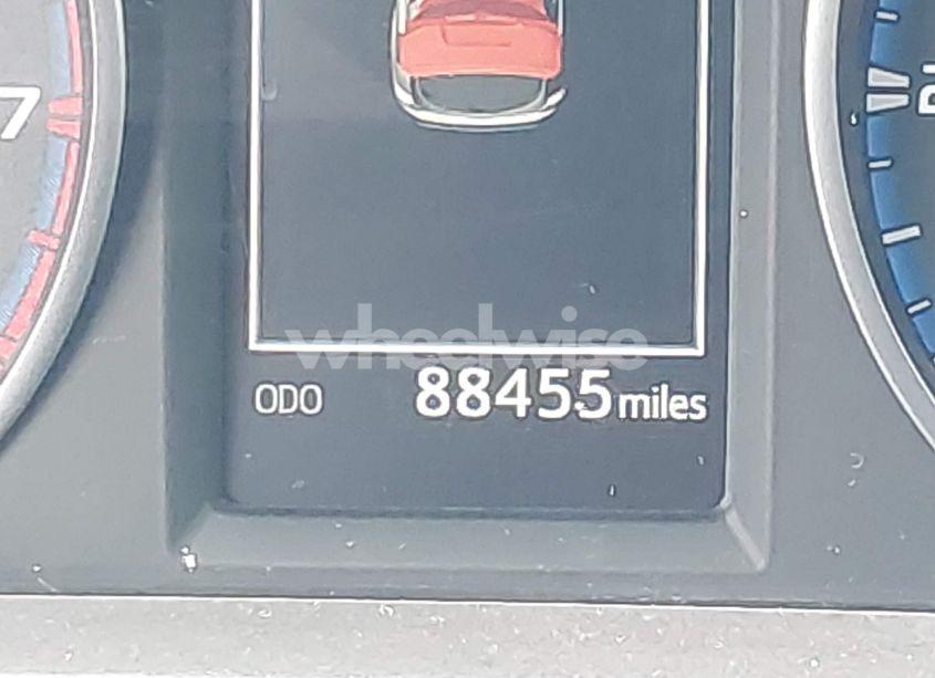 Photo 16 of 2018 Toyota Rav4 XLE (VIN JTMWFREV7JD113293)