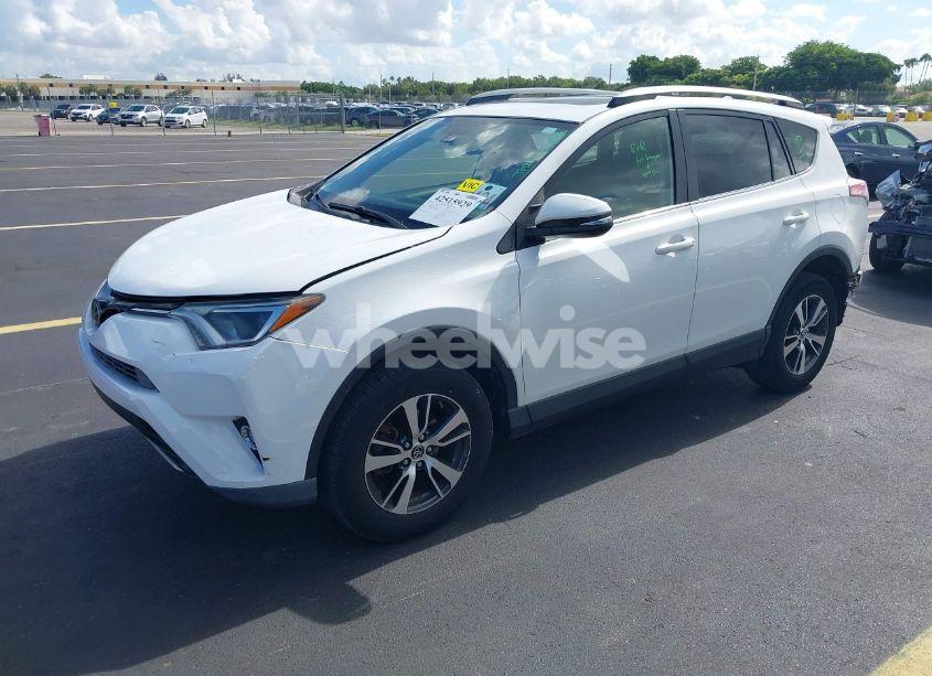 Photo 2 of 2018 Toyota Rav4 XLE (VIN JTMWFREV7JD113293)