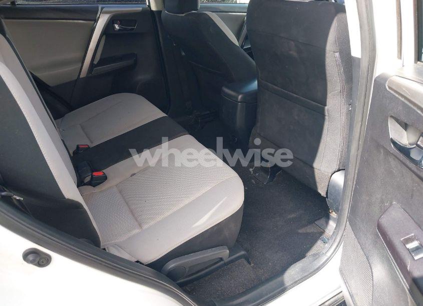 Photo 8 of 2018 Toyota Rav4 XLE (VIN JTMWFREV7JD113293)