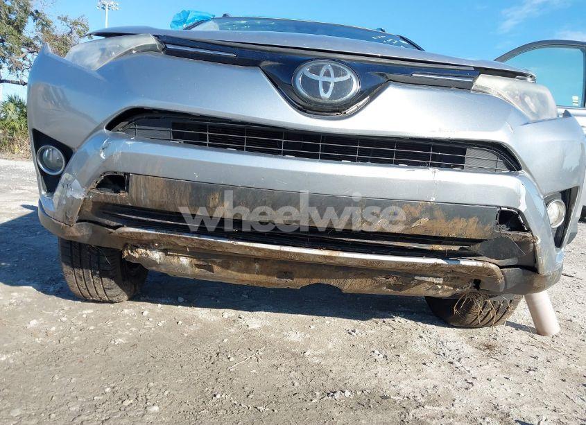 Photo 6 of 2018 Toyota Rav4 ADVENTURE/XLE (VIN JTMWFREV7JD125119)