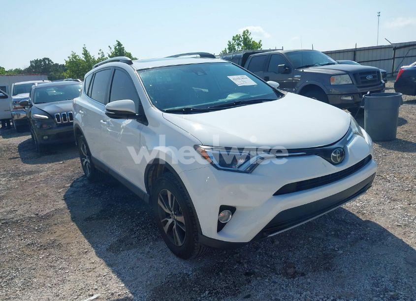 2018 Toyota Rav4 XLE (VIN JTMWFREV7JJ735295) main photo