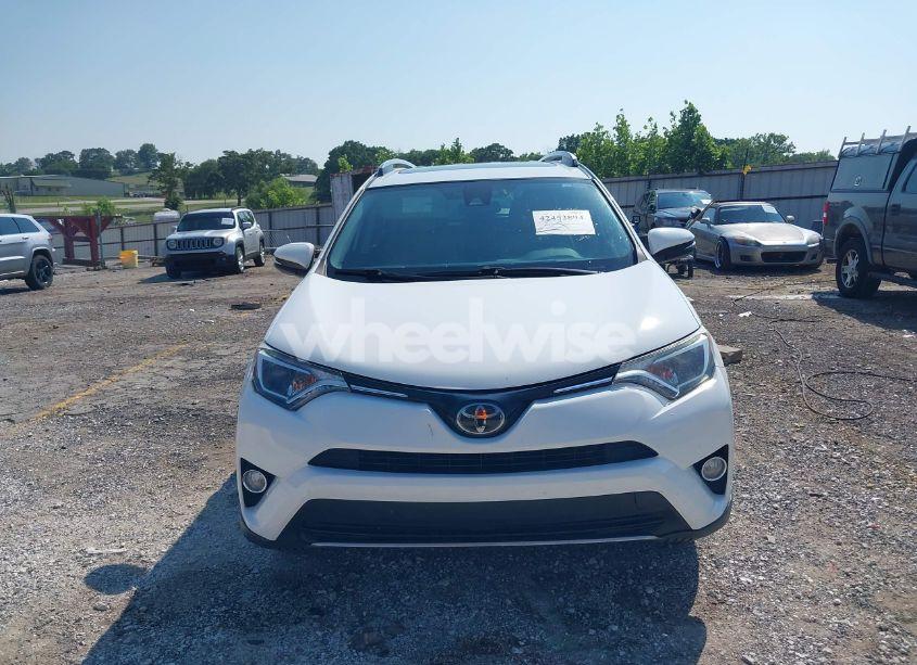 Photo 12 of 2018 Toyota Rav4 XLE (VIN JTMWFREV7JJ735295)