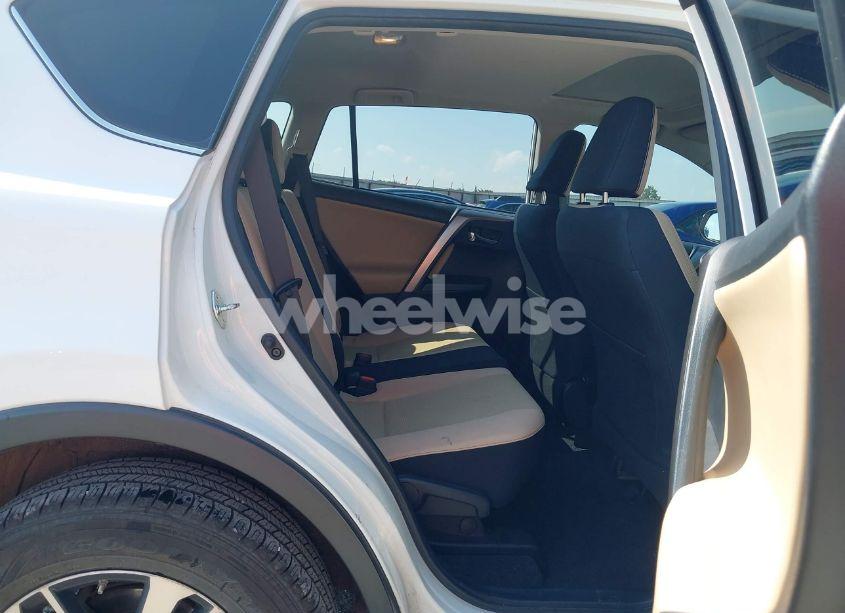 Photo 8 of 2018 Toyota Rav4 XLE (VIN JTMWFREV7JJ735295)