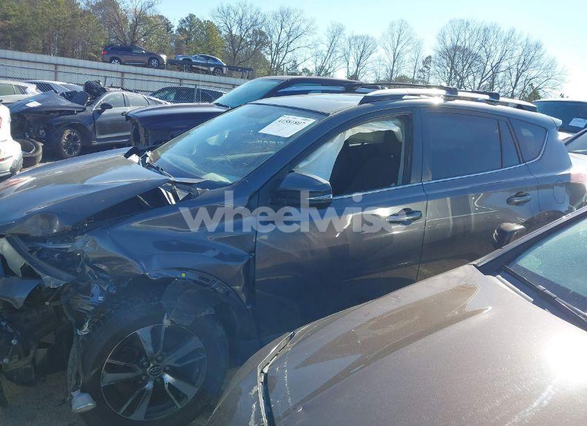 Photo 14 of 2016 Toyota Rav4 XLE (VIN JTMWFREV8GJ087491)