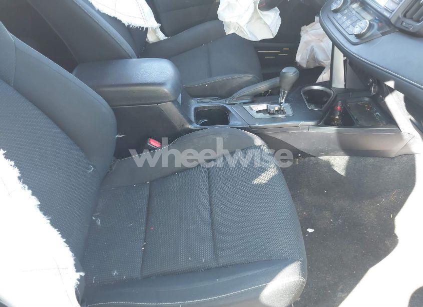 Photo 5 of 2016 Toyota Rav4 XLE (VIN JTMWFREV8GJ087491)