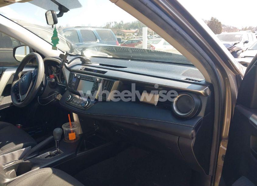 Photo 5 of 2013 Toyota Rav4 XLE (VIN JTMWFREV9D5002985)