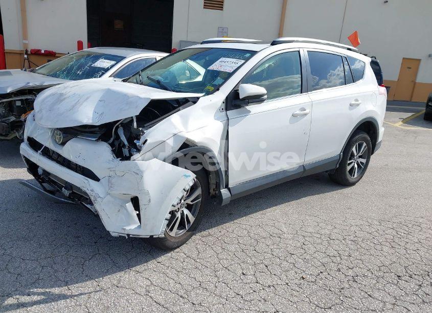 Photo 2 of 2017 Toyota Rav4 XLE (VIN JTMWFREV9HD104668)