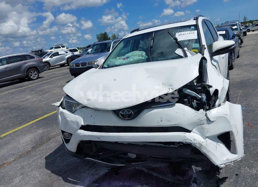 Photo 6 of 2017 Toyota Rav4 XLE (VIN JTMWFREV9HD104668)