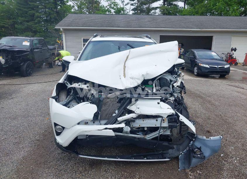 Photo 13 of 2017 Toyota Rav4 XLE (VIN JTMWFREV9HJ126106)