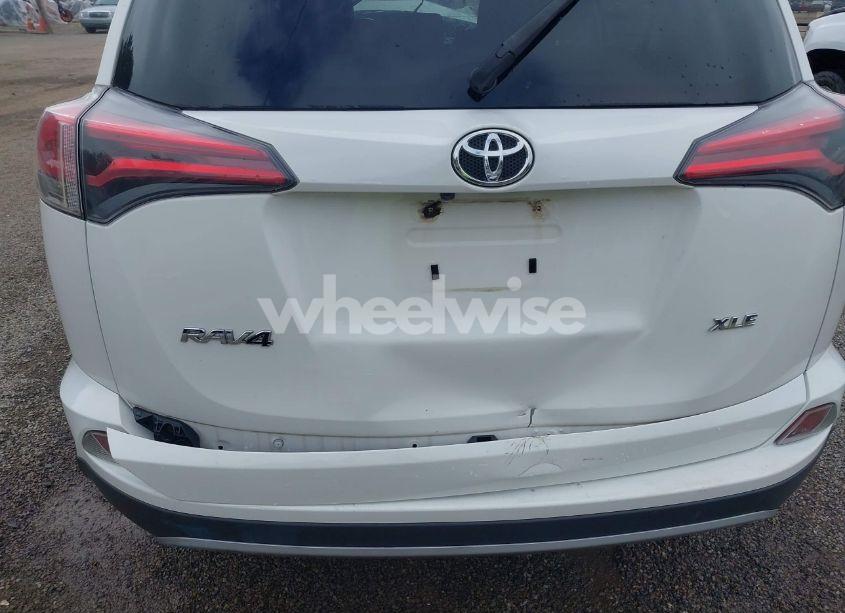 Photo 19 of 2017 Toyota Rav4 XLE (VIN JTMWFREV9HJ126106)