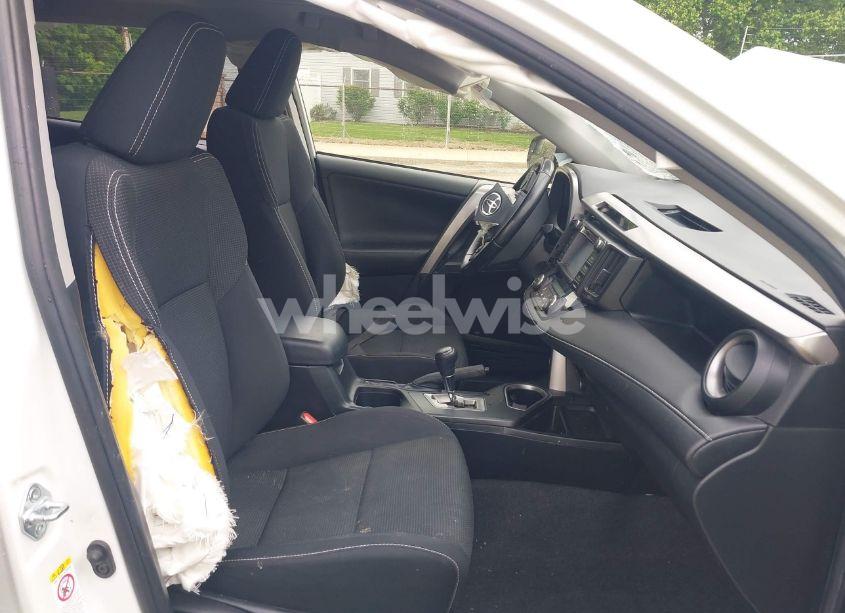 Photo 5 of 2017 Toyota Rav4 XLE (VIN JTMWFREV9HJ126106)