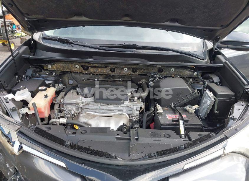 Photo 10 of 2018 Toyota Rav4 XLE (VIN JTMWFREV9JD132847)