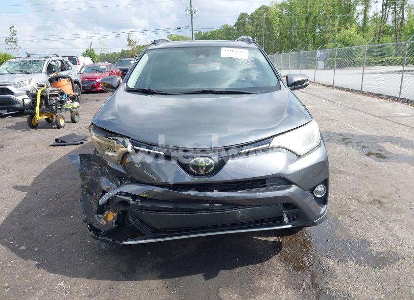 Photo 12 of 2018 Toyota Rav4 XLE (VIN JTMWFREV9JD132847)