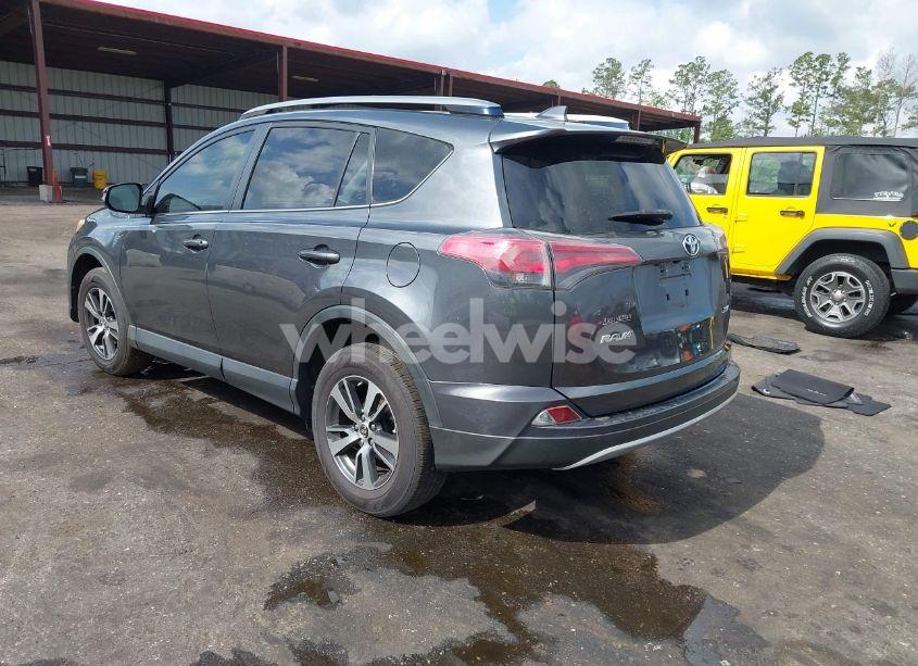 Photo 3 of 2018 Toyota Rav4 XLE (VIN JTMWFREV9JD132847)