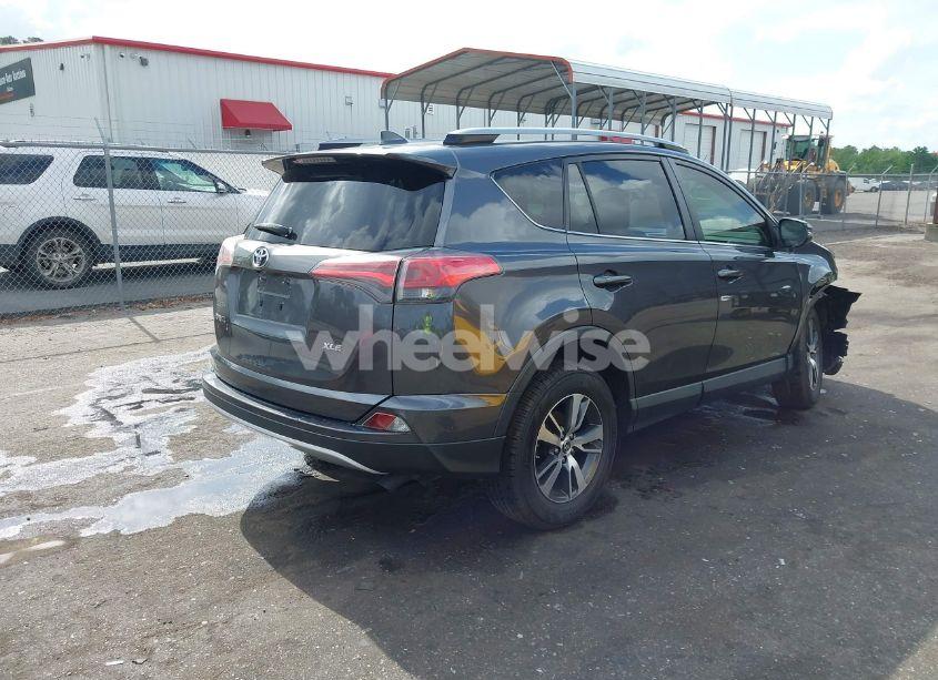 Photo 4 of 2018 Toyota Rav4 XLE (VIN JTMWFREV9JD132847)