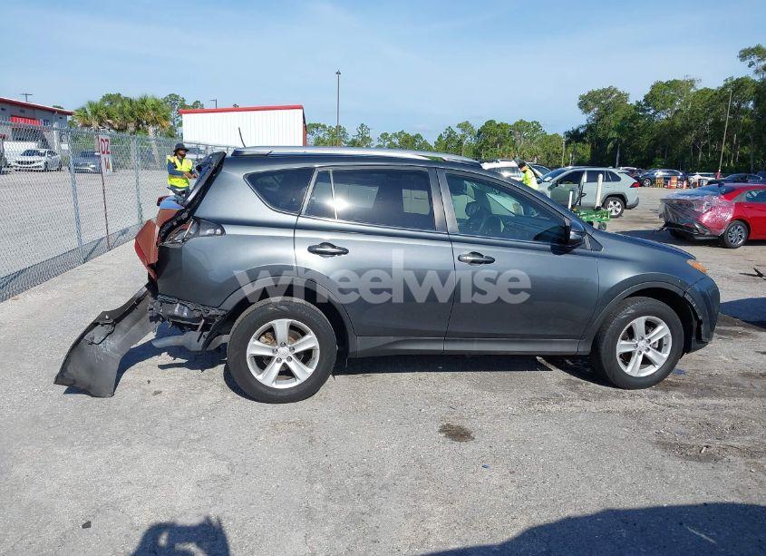 Photo 13 of 2013 Toyota Rav4 XLE (VIN JTMWFREVXDD005691)