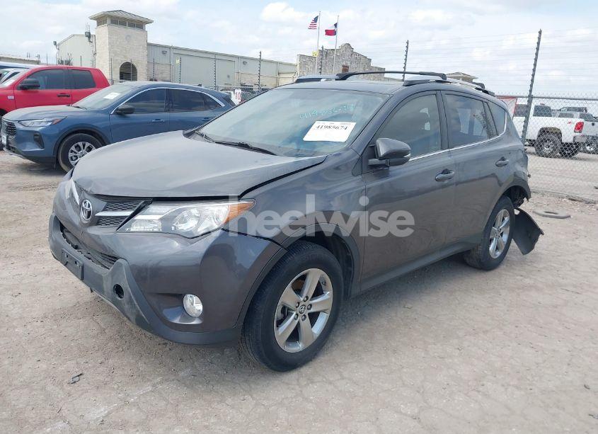 Photo 2 of 2015 Toyota Rav4 XLE (VIN JTMWFREVXFJ041014)
