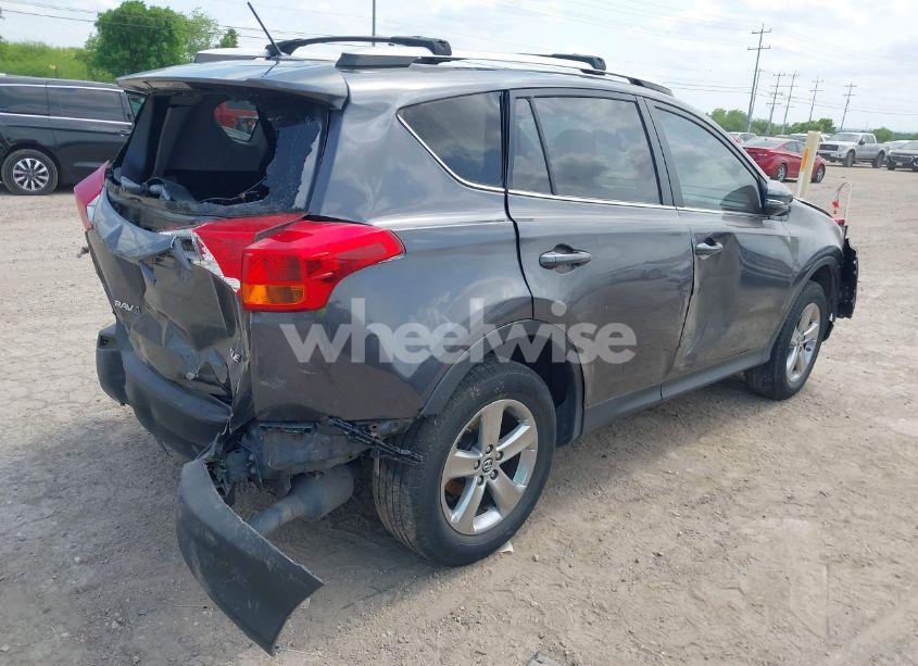 Photo 4 of 2015 Toyota Rav4 XLE (VIN JTMWFREVXFJ041014)