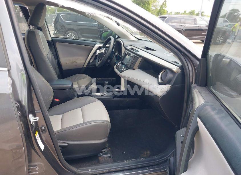 Photo 5 of 2015 Toyota Rav4 XLE (VIN JTMWFREVXFJ041014)