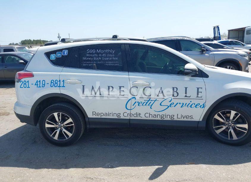 Photo 13 of 2017 Toyota Rav4 XLE (VIN JTMWFREVXHJ705220)