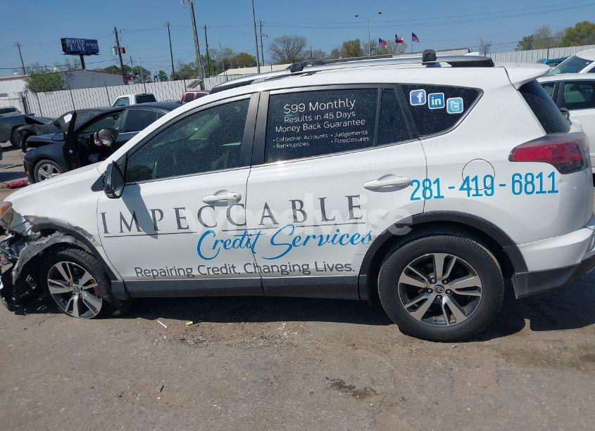 Photo 14 of 2017 Toyota Rav4 XLE (VIN JTMWFREVXHJ705220)