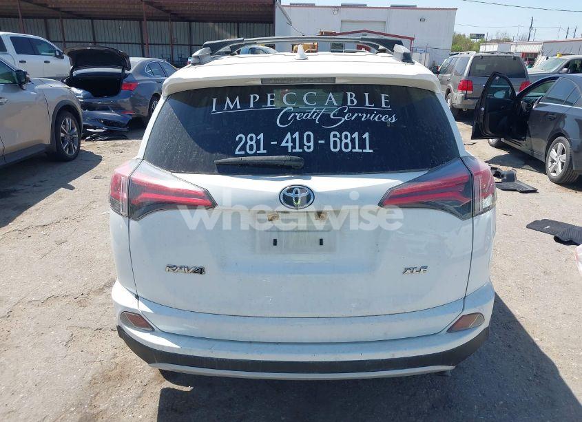 Photo 16 of 2017 Toyota Rav4 XLE (VIN JTMWFREVXHJ705220)