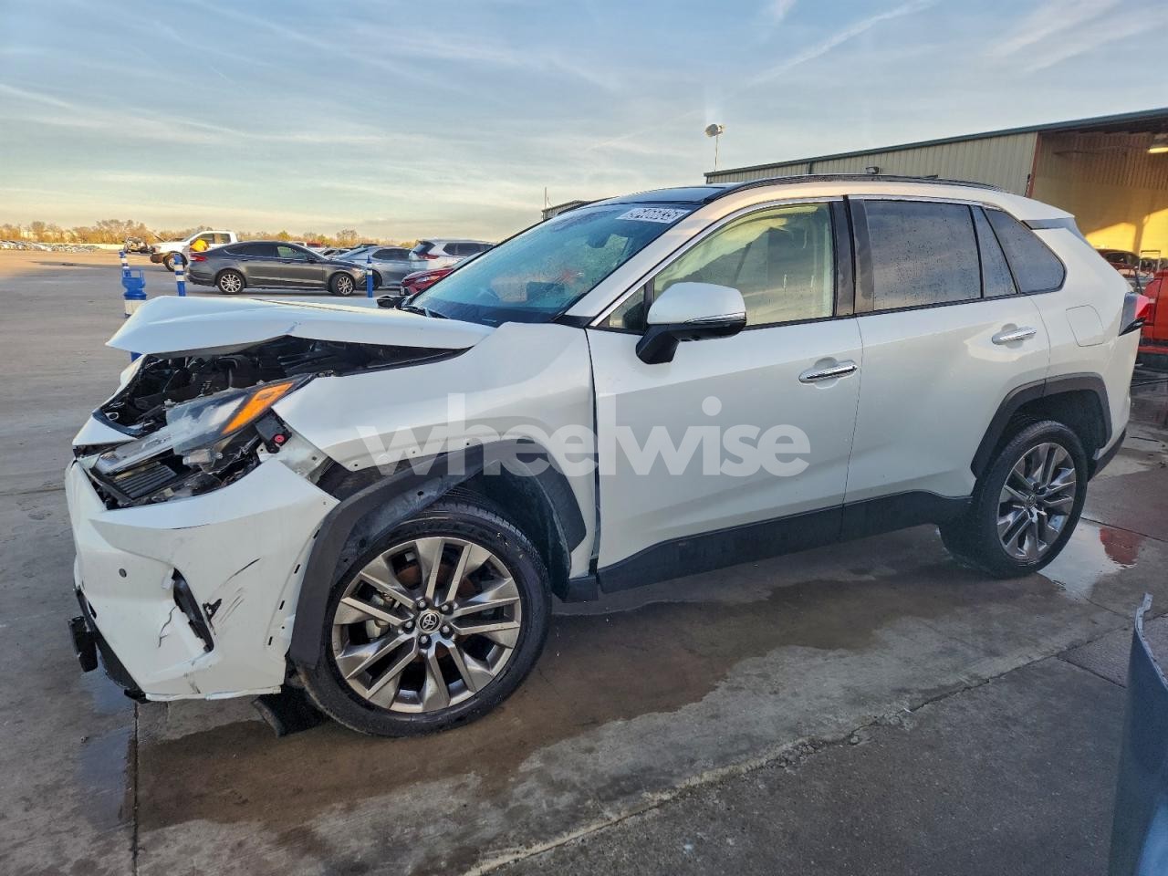 2025 TOYOTA RAV4 LIMITED (VIN JTMY1RFV1SJ032279) main photo