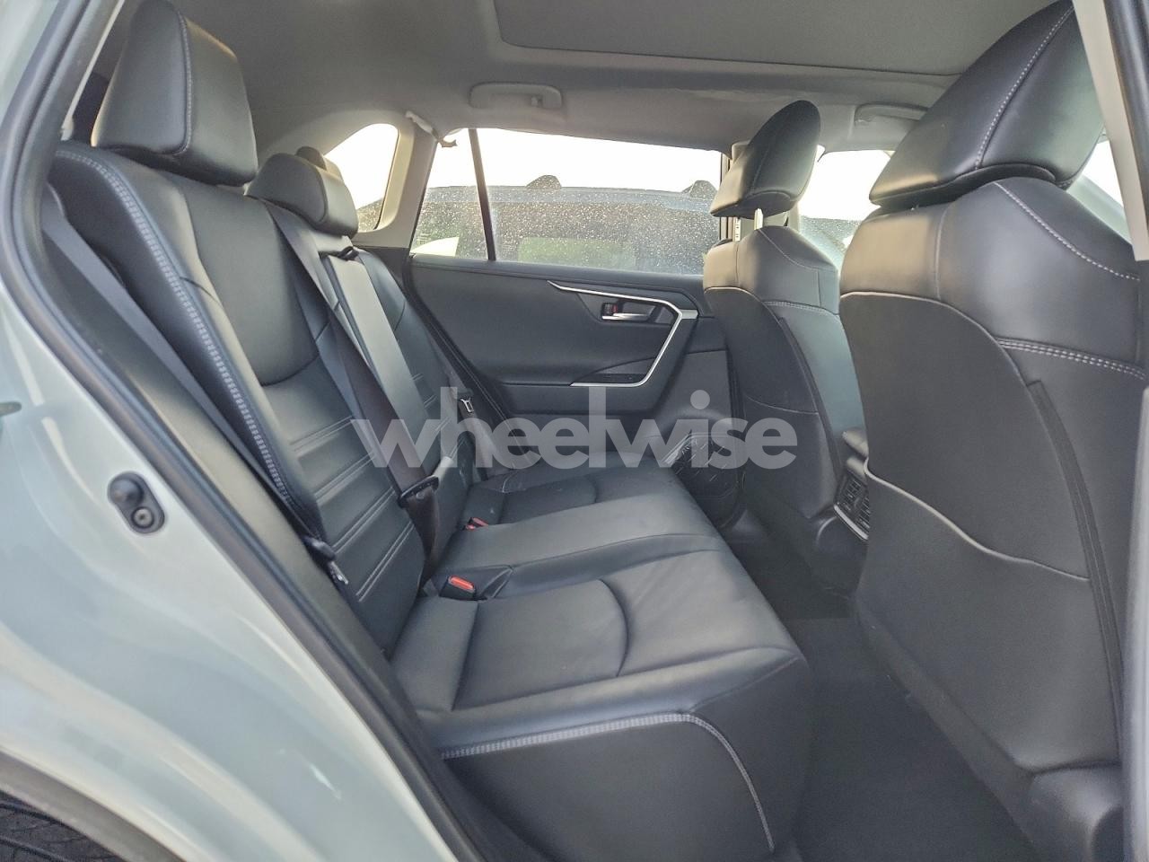 Photo 11 of 2025 TOYOTA RAV4 LIMITED (VIN JTMY1RFV1SJ032279)