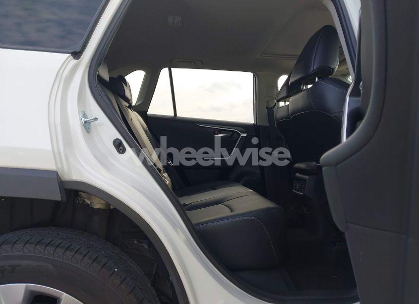 Photo 8 of 2021 Toyota Rav4 LIMITED (VIN JTMY1RFV2MD083713)