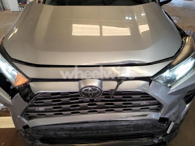 Photo 8 of 2019 TOYOTA RAV4 LIMITED (VIN JTMY1RFV9KD514657)