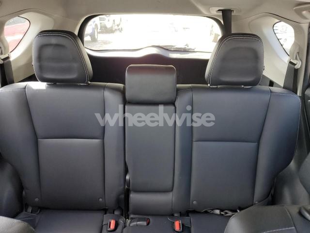 Photo 4 of 2018 TOYOTA RAV4 LIMITED (VIN JTMYFREV0JD123088)