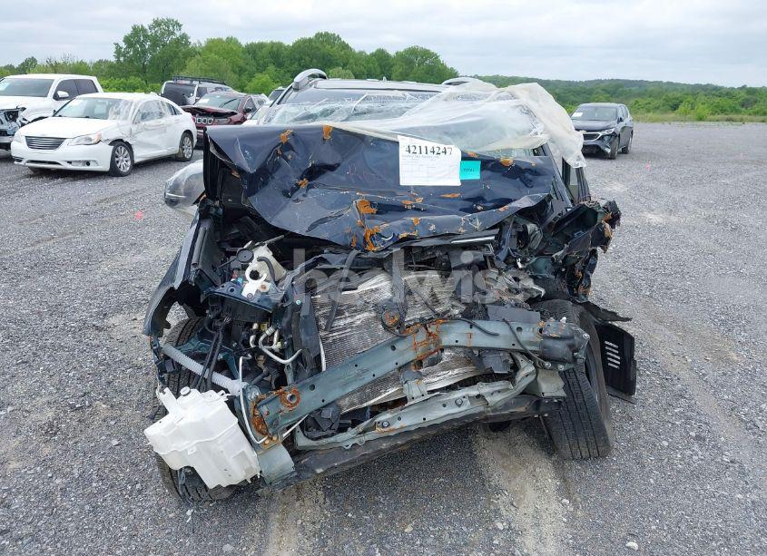 Photo 11 of 2018 Toyota Rav4 LIMITED (VIN JTMYFREV1JJ752652)