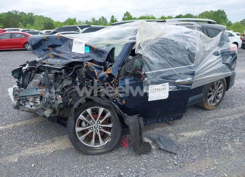 Photo 2 of 2018 Toyota Rav4 LIMITED (VIN JTMYFREV1JJ752652)