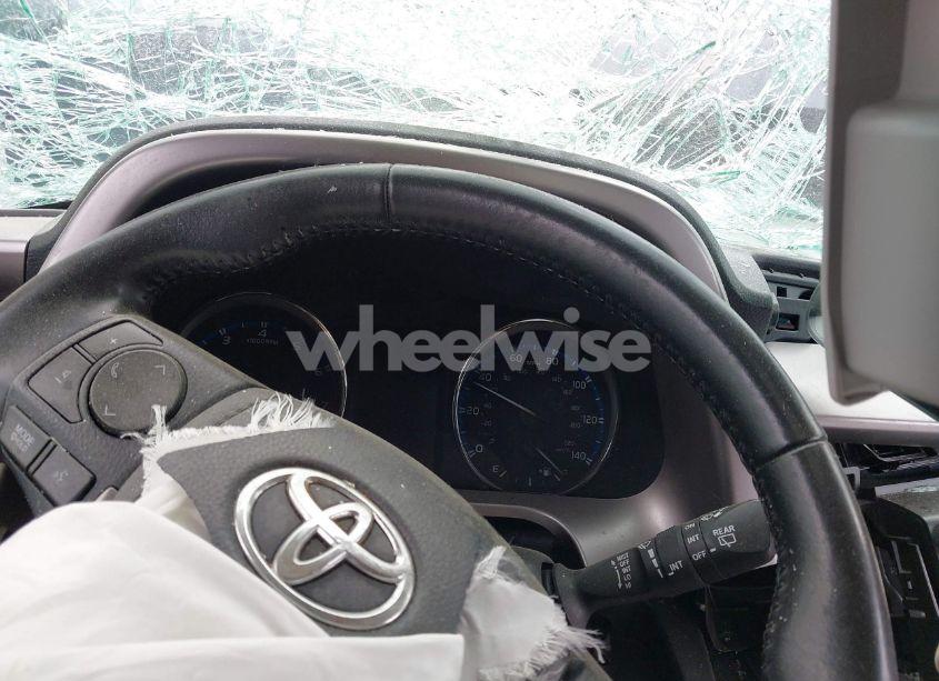 Photo 7 of 2018 Toyota Rav4 LIMITED (VIN JTMYFREV1JJ752652)