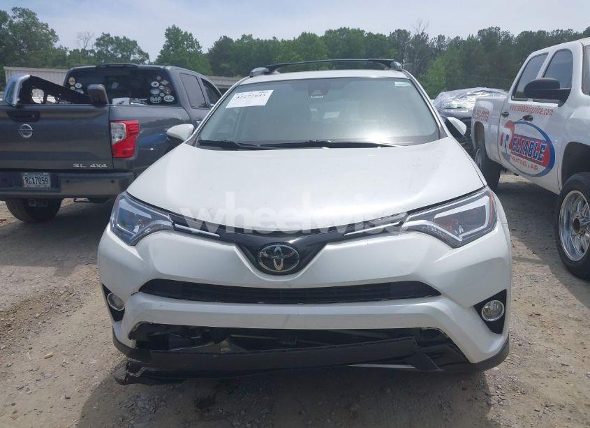 Photo 12 of 2018 Toyota Rav4 LIMITED (VIN JTMYFREV4JJ749695)