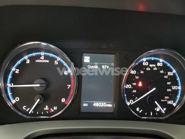 Photo 7 of 2016 TOYOTA RAV4 LIMITED (VIN JTMYFREVXFJ057299)