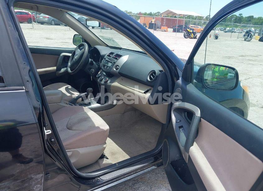 Photo 5 of 2006 Toyota Rav4 (VIN JTMZD33V166007520)