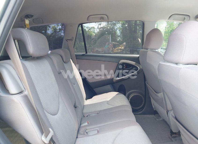 Photo 8 of 2007 Toyota Rav4 (VIN JTMZD33V175032974)