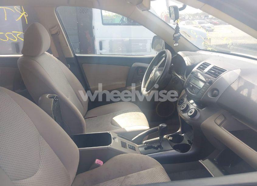 Photo 5 of 2006 Toyota Rav4 (VIN JTMZD33V366020429)