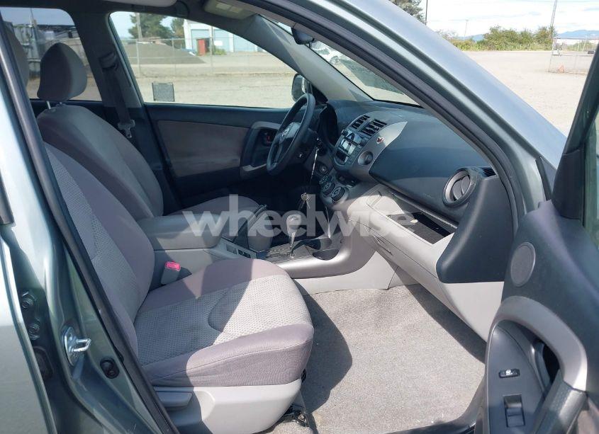 Photo 5 of 2006 Toyota Rav4 (VIN JTMZD33V666013054)