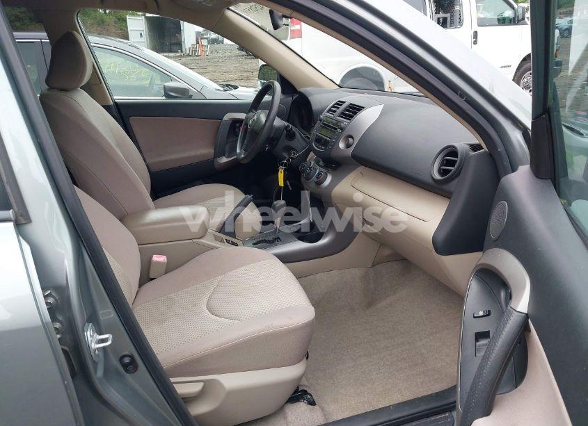 Photo 5 of 2006 Toyota Rav4 (VIN JTMZD33V866020099)