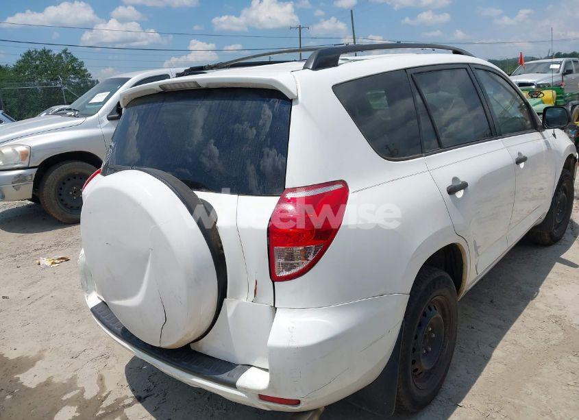 Photo 4 of 2006 Toyota Rav4 (VIN JTMZD33VX66009847)