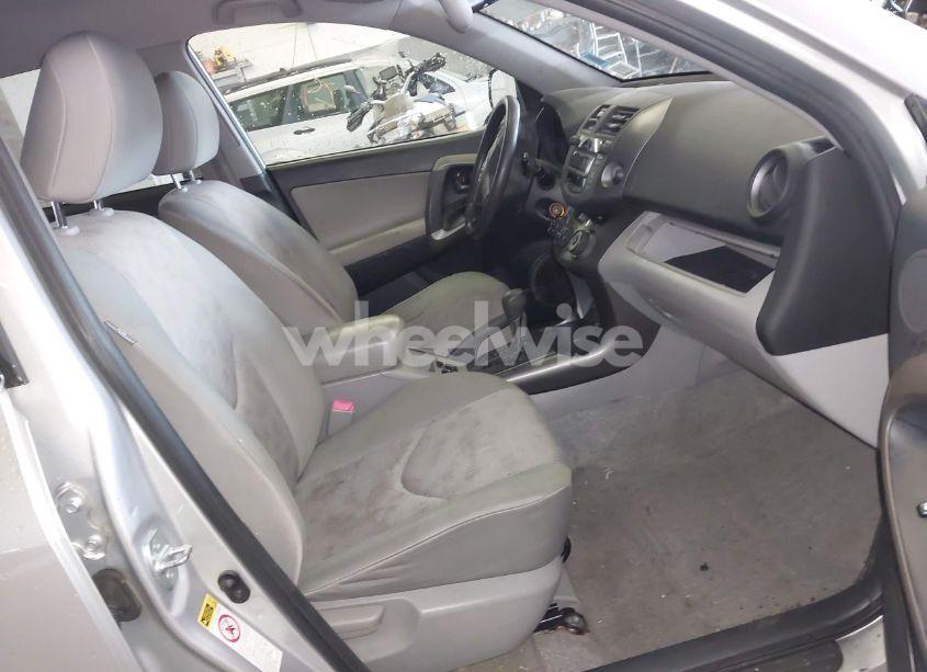 Photo 5 of 2009 Toyota Rav4 (VIN JTMZF33V995007480)