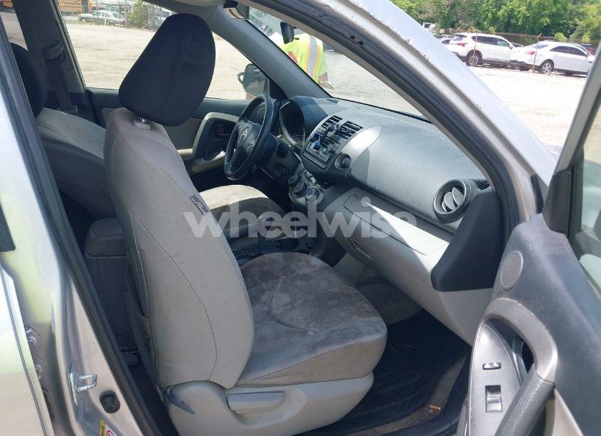 Photo 5 of 2012 Toyota Rav4 (VIN JTMZF4DV8CD032310)