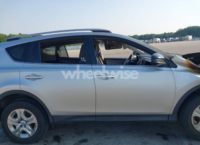 Photo 12 of 2015 Toyota Rav4 LE (VIN JTMZFREV0FJ056800)