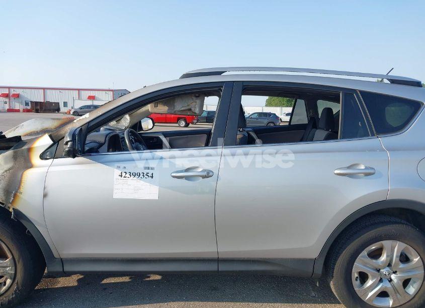 Photo 13 of 2015 Toyota Rav4 LE (VIN JTMZFREV0FJ056800)