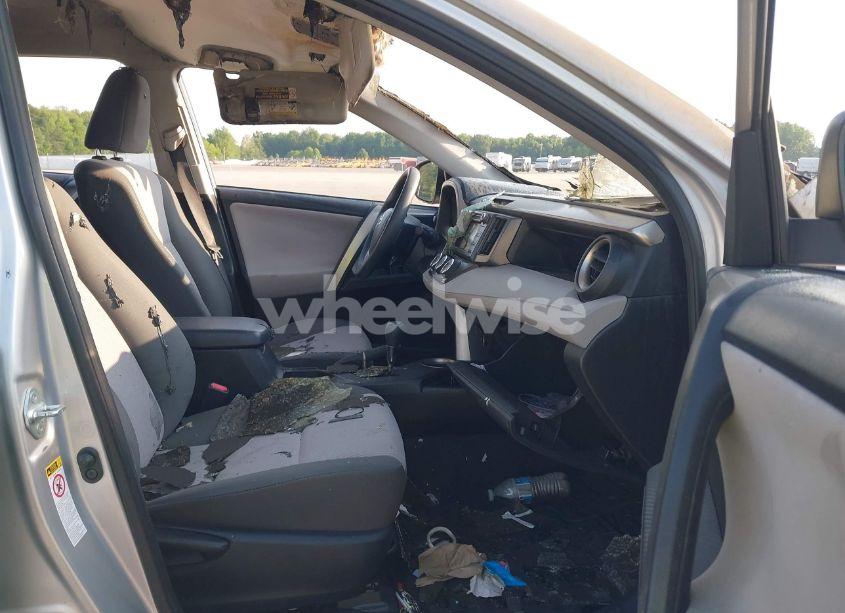 Photo 5 of 2015 Toyota Rav4 LE (VIN JTMZFREV0FJ056800)