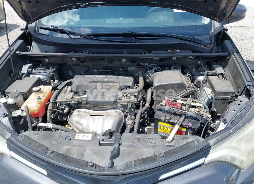 Photo 10 of 2018 Toyota Rav4 LE (VIN JTMZFREV0JJ154430)